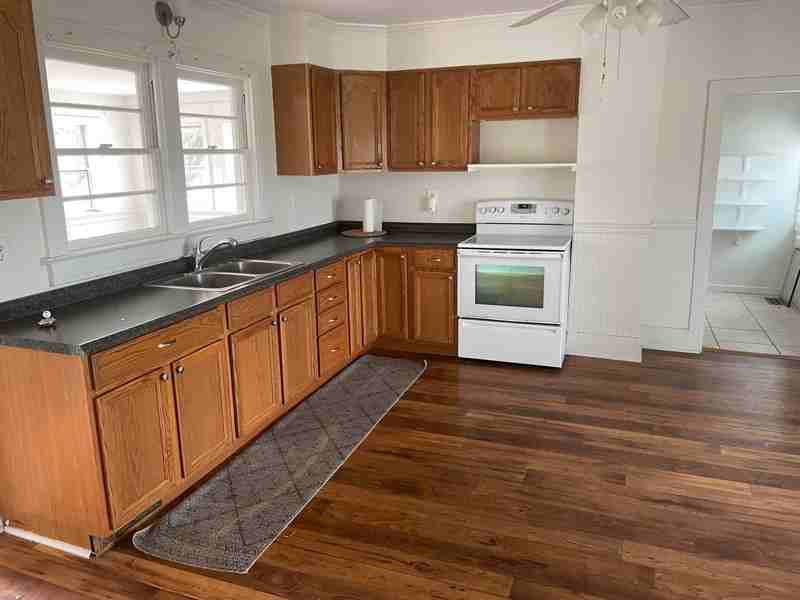 10507 Gordon Rd - Photo 2 of 11