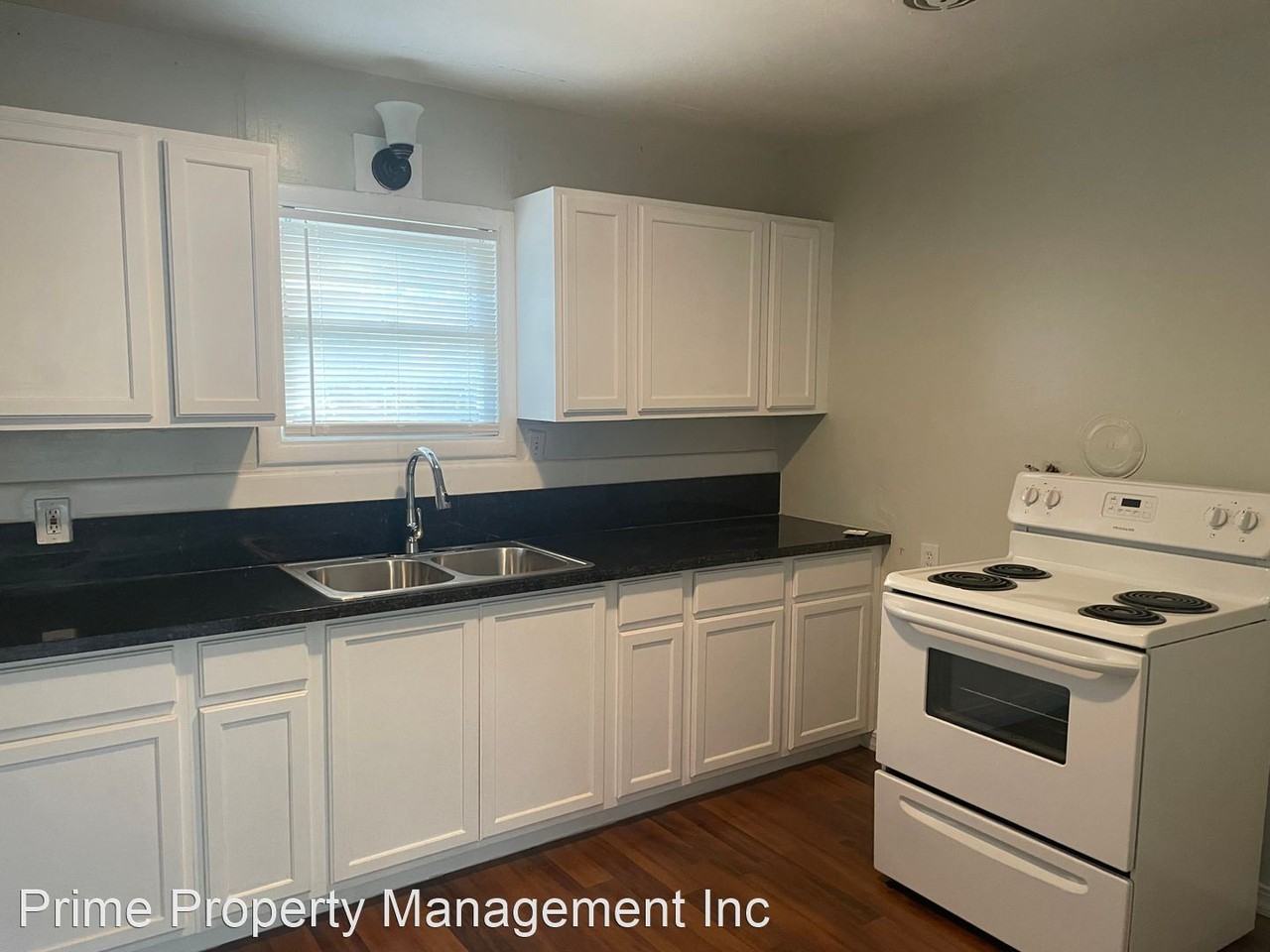 2004 Kenneth St - Photo 2 of 5