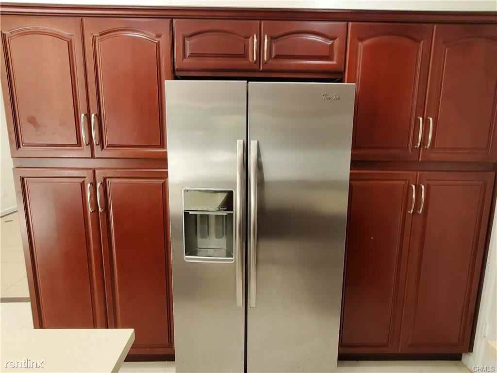 5711 Fairhaven Ave - Photo 2 of 10