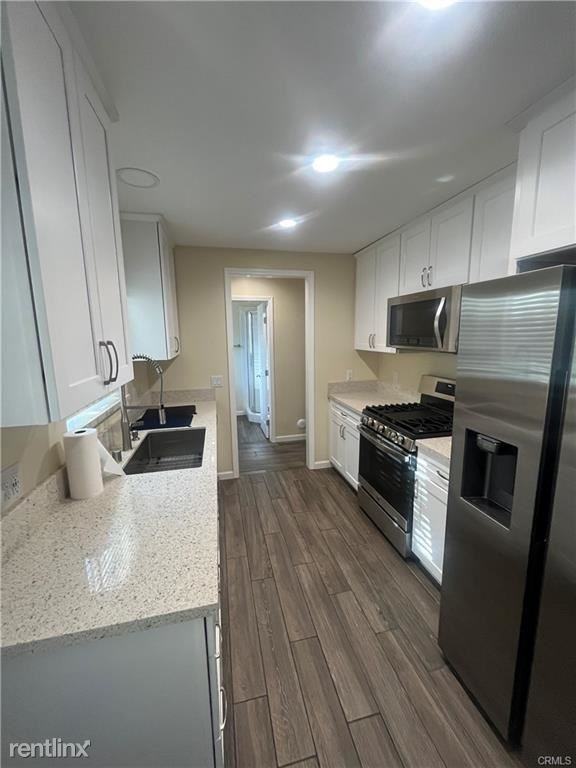 24933 Chestnut St - Photo 3 of 10