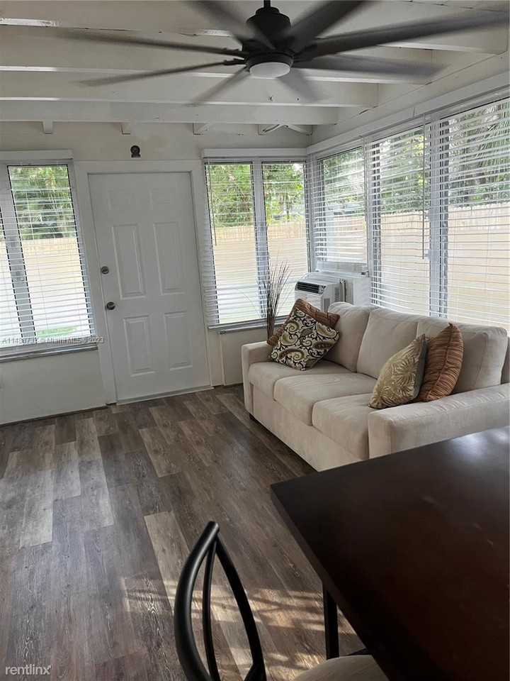 6820 Sw 77th Ter - Photo 2 of 9