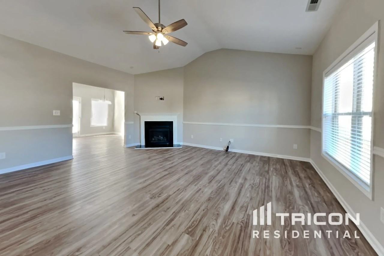 180 Crane Way - Photo 3 of 19