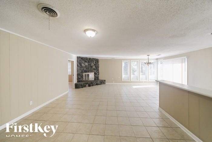 6116 Ivanhoe Rd - Photo 3 of 16