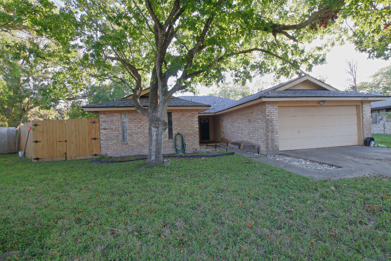 11905 Blueridge Mnt Dr - Photo 3 of 19