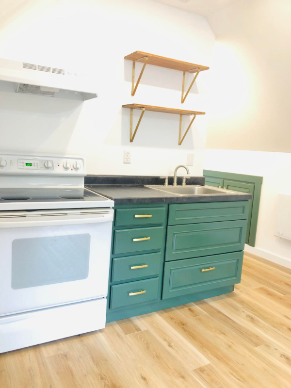 196 Spruce St - Photo 2 of 7