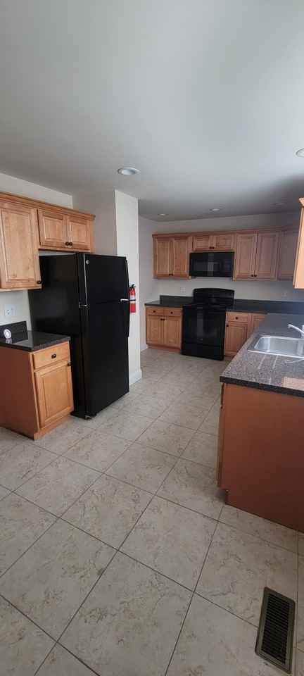 611 Manatawny Street - Photo 3 of 24