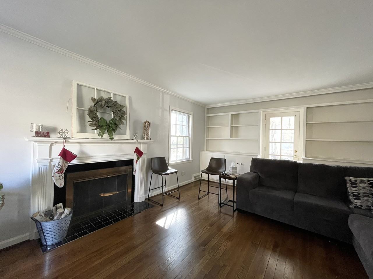201 West 70th Terrace - Photo 2 of 24
