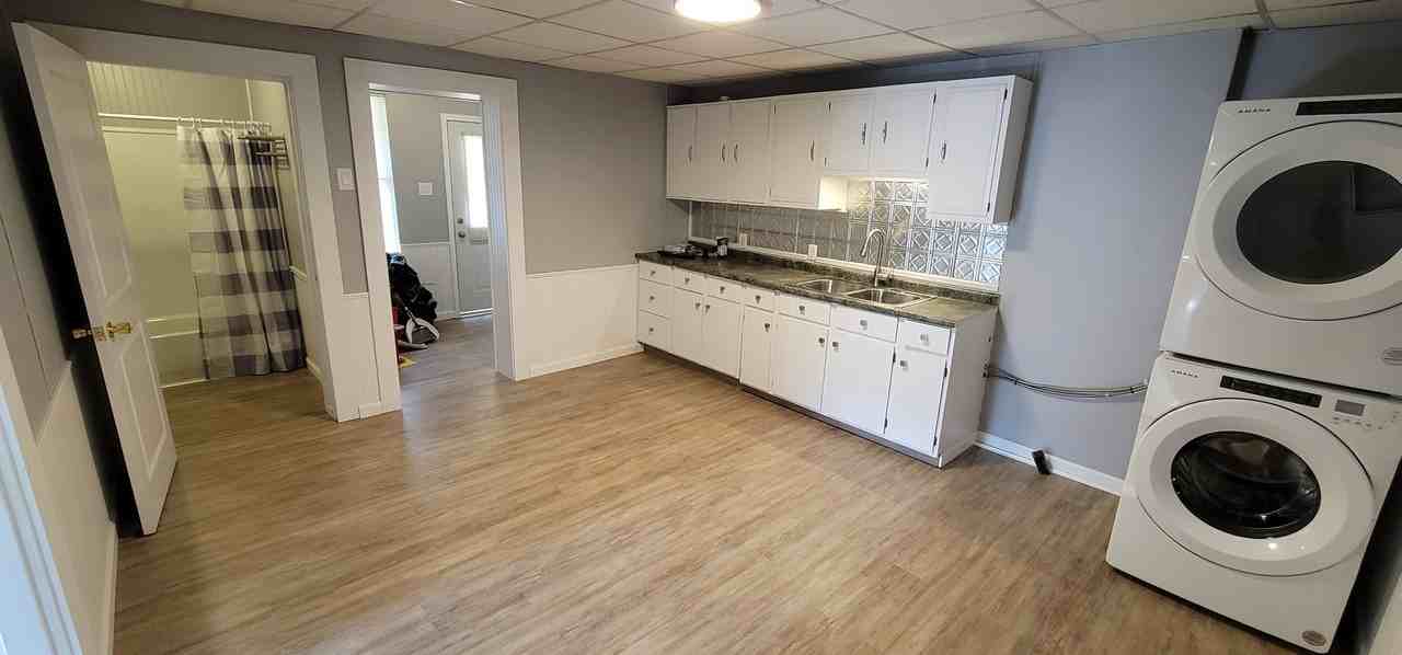 309 Middle St #B - Photo 2 of 12