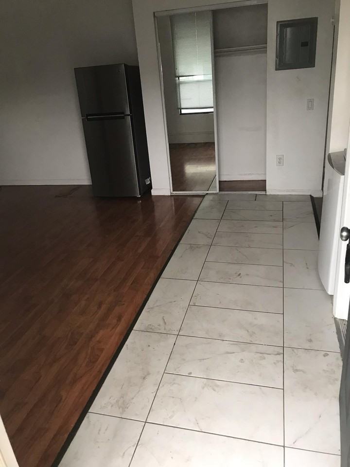 1005 5th Street - Photo 2 of 6