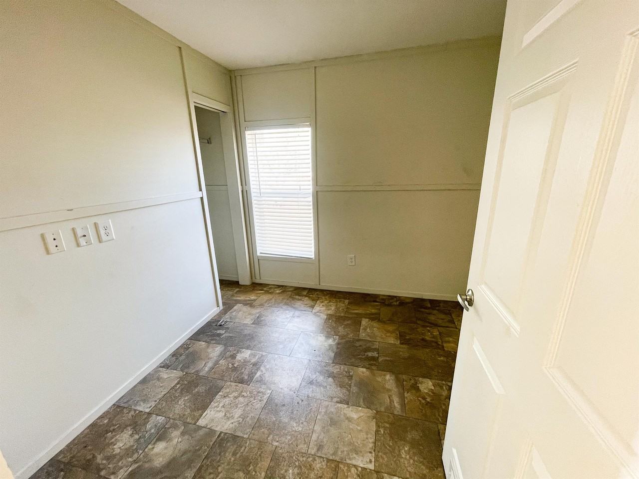 18234 Benton City RoadUnit 2 #2 - Photo 3 of 10