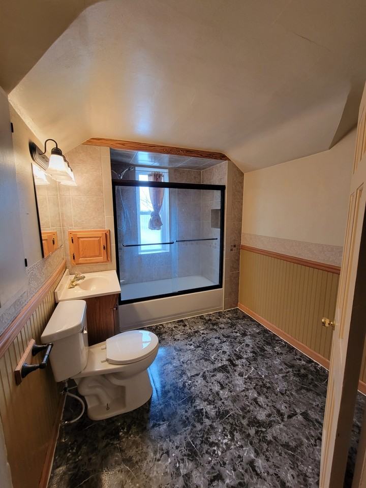 1212 Steuben St #1 - Photo 7 of 13