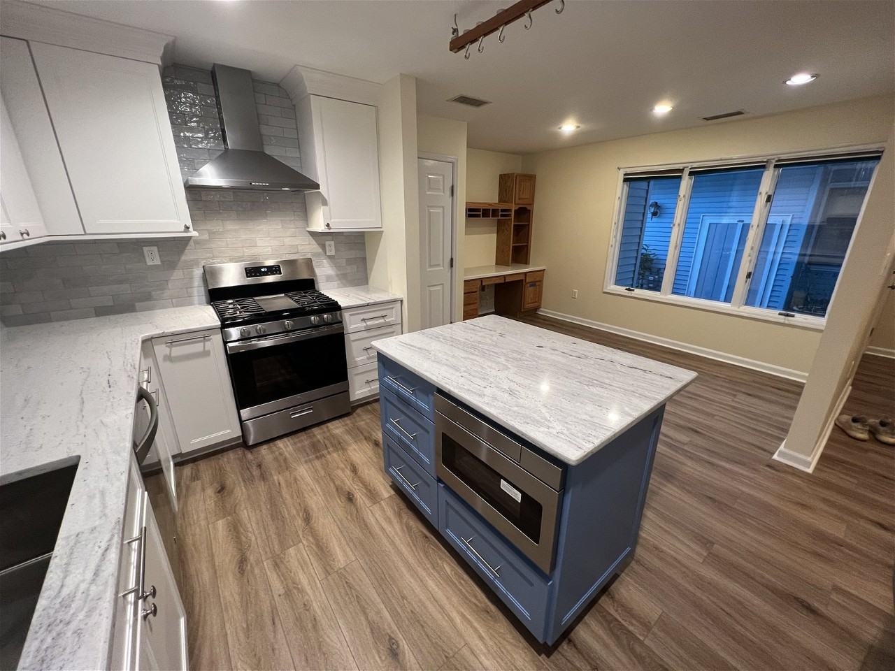 10 Foxwood Sq S - Photo 3 of 8