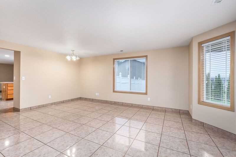 4119 Bond Ln - Photo 3 of 10