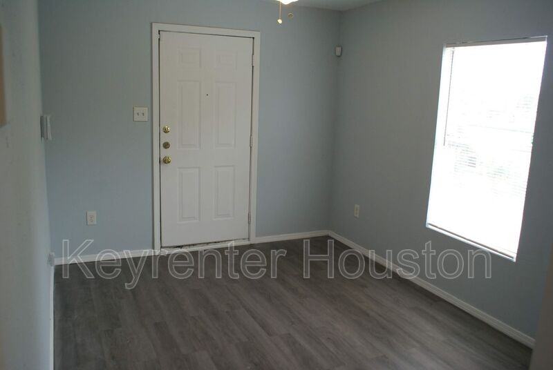 2511 Rosalie St #D - Photo 3 of 11