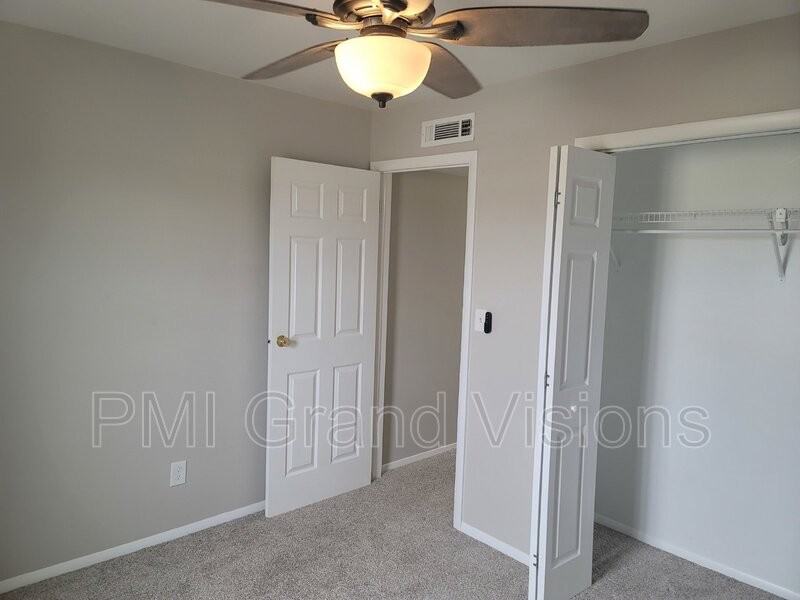 1618 University Dr - Photo 3 of 32