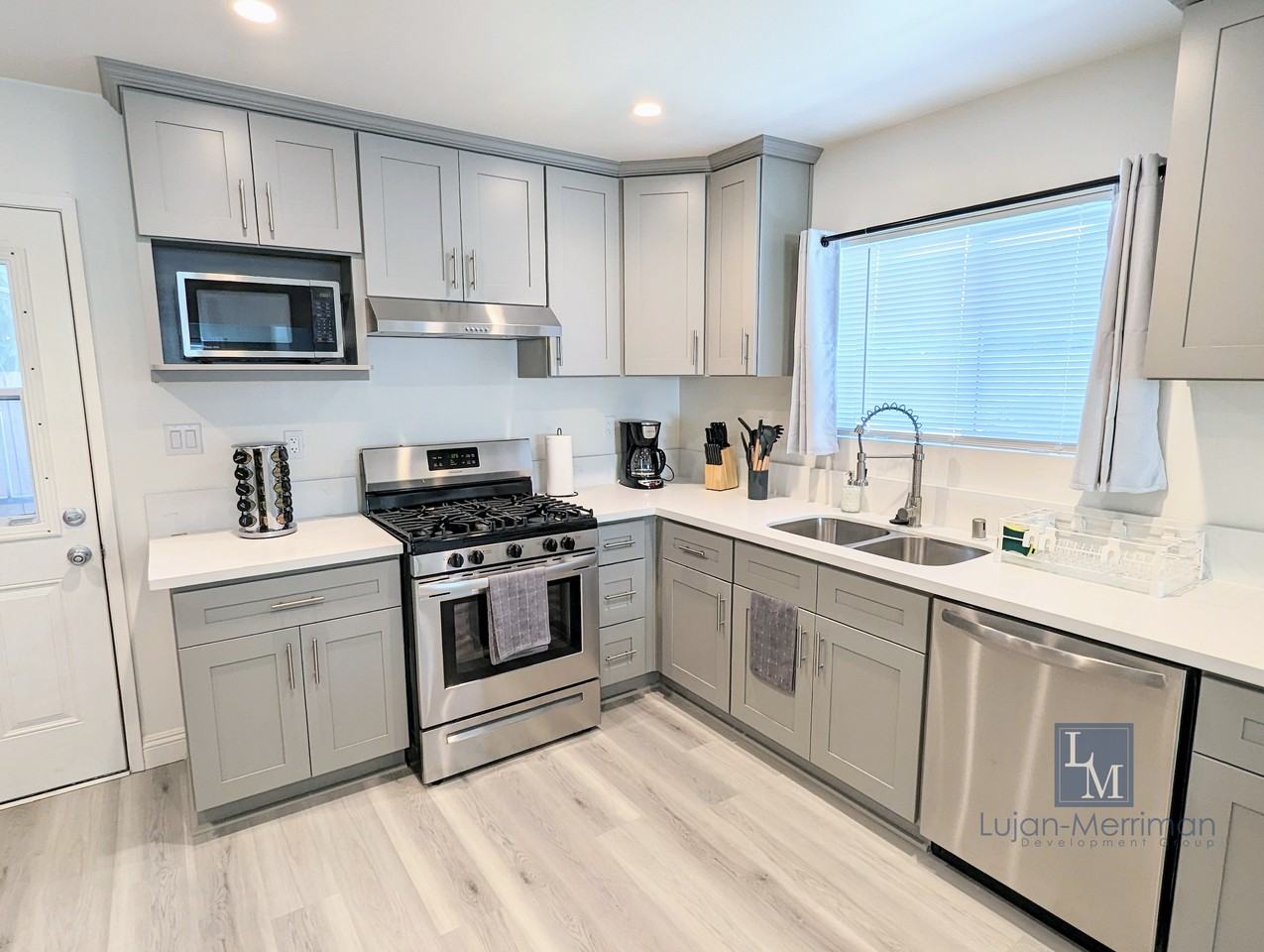219 Loma Avenue #7