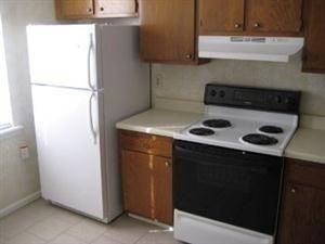 611 South St - Photo 2 of 6