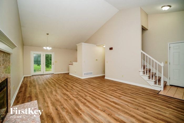 225 Chesterville Ct - Photo 3 of 15