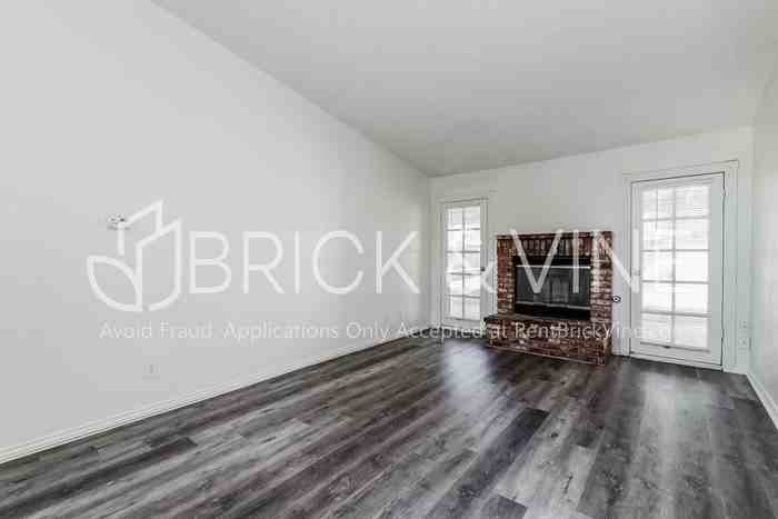 1115 E Avenue J6 #6 - Photo 3 of 19