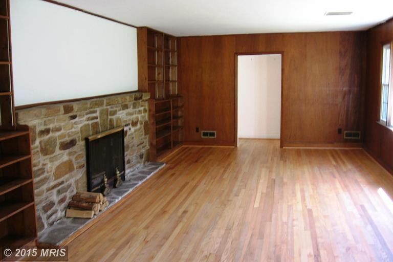 513 Charles St Ave - Photo 2 of 13