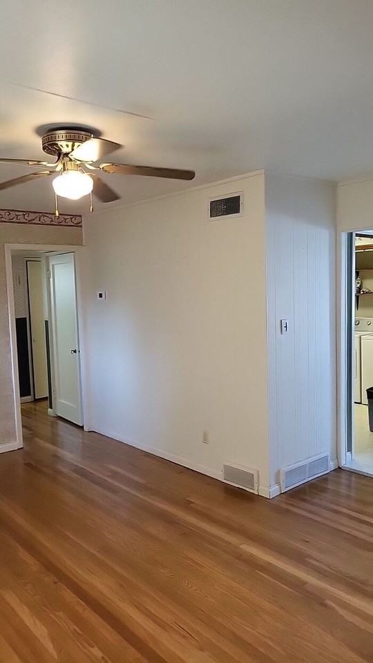 5325 Woodbine Ave - Photo 2 of 36