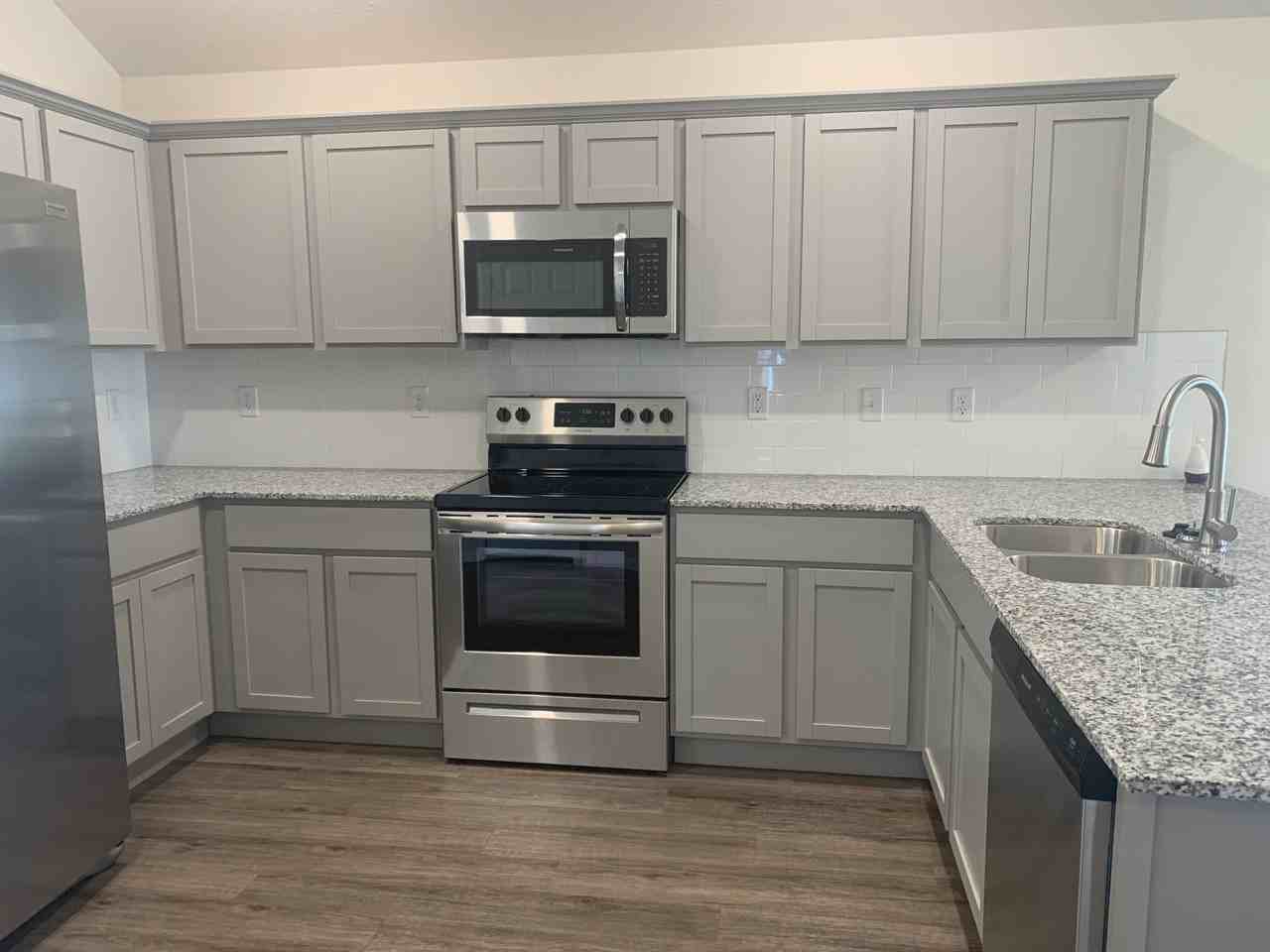 1040 E Starling St #NA - Photo 2 of 18