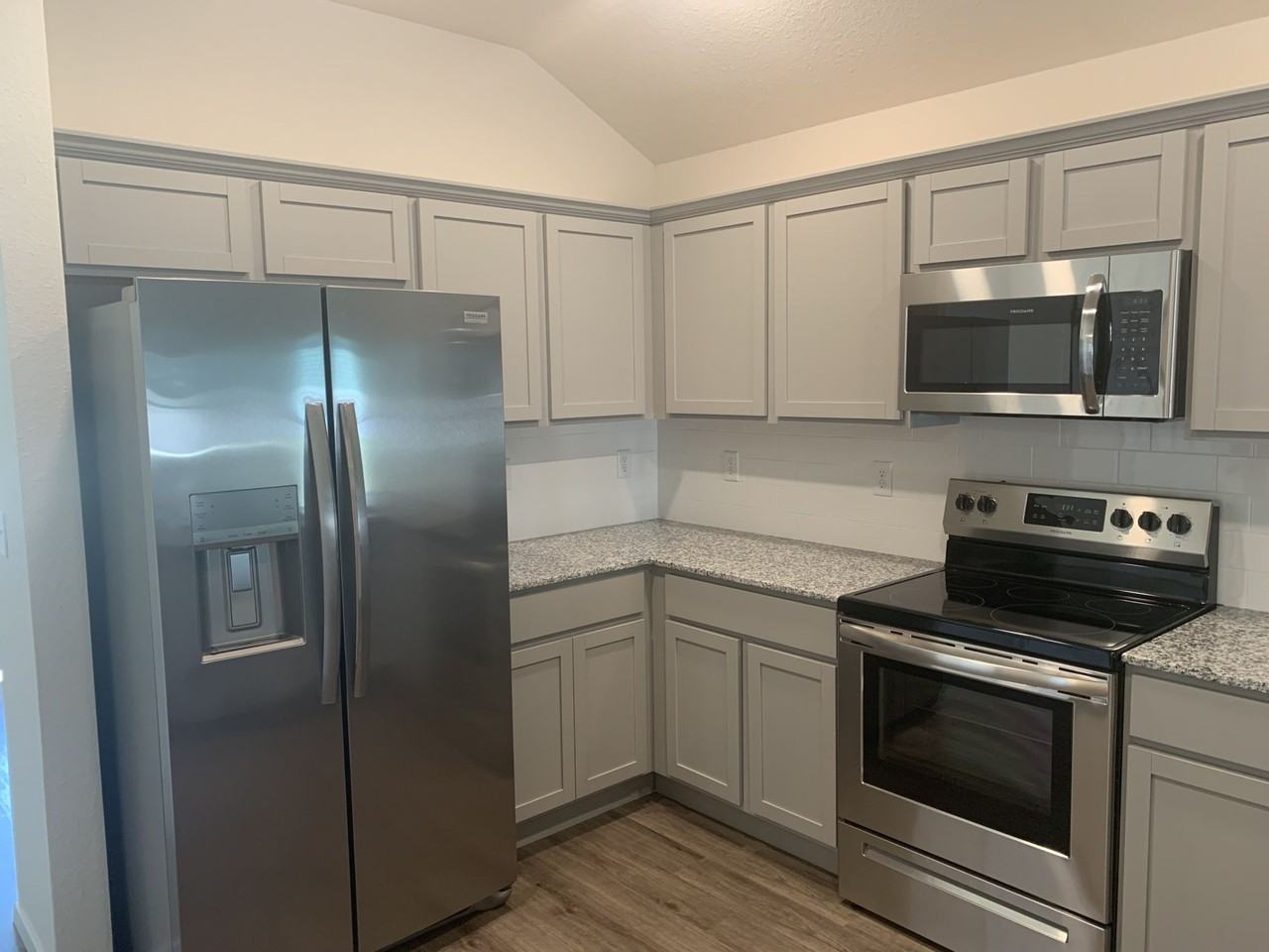 1040 E Starling St #NA - Photo 3 of 18