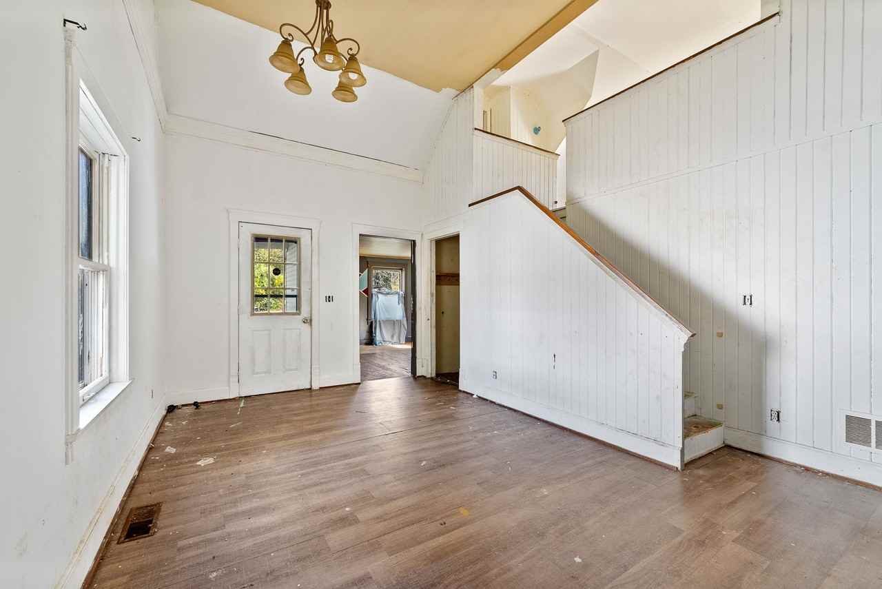 210 S Sycamore St #1 - Photo 2 of 10