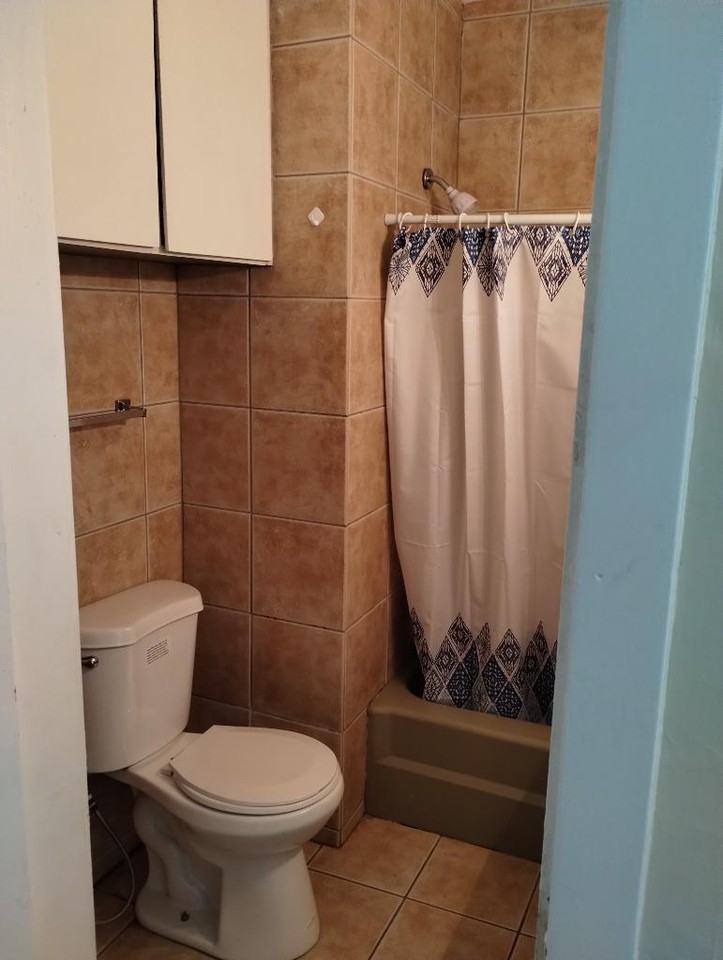 628 W 3rd St #A - Photo 3 of 8