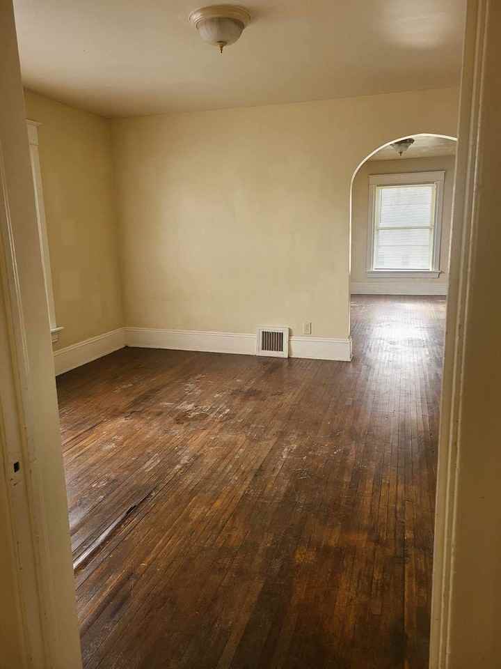 815 1/2 Randolph St #815-1-2 - Photo 2 of 10