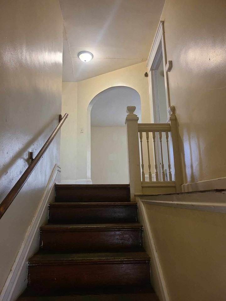 815 1/2 Randolph St #815-1-2 - Photo 4 of 10