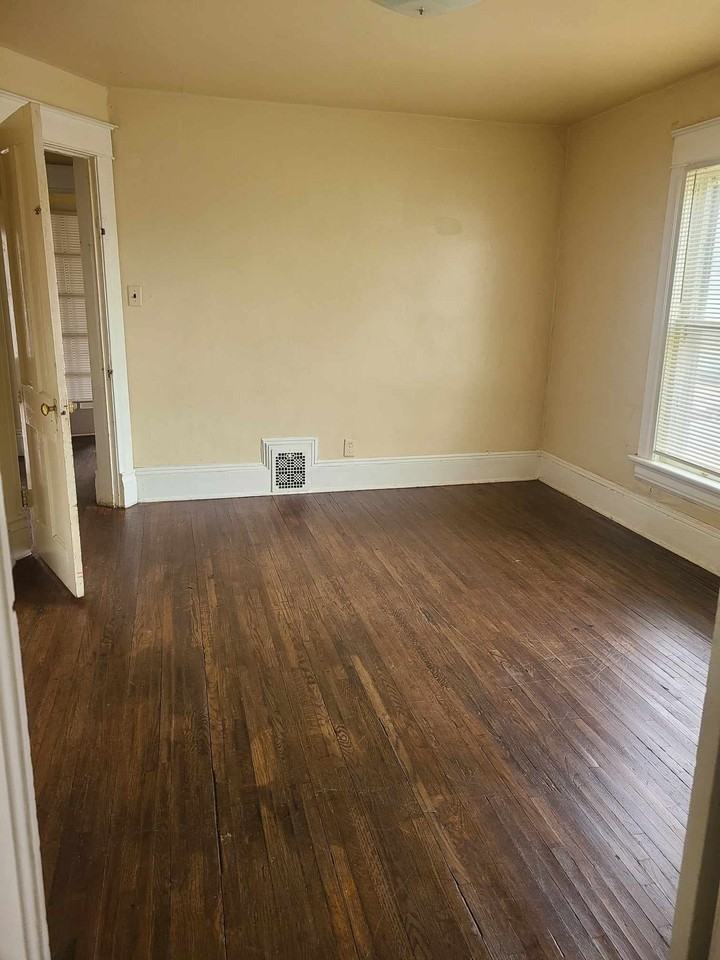 815 1/2 Randolph St #815-1-2 - Photo 6 of 10