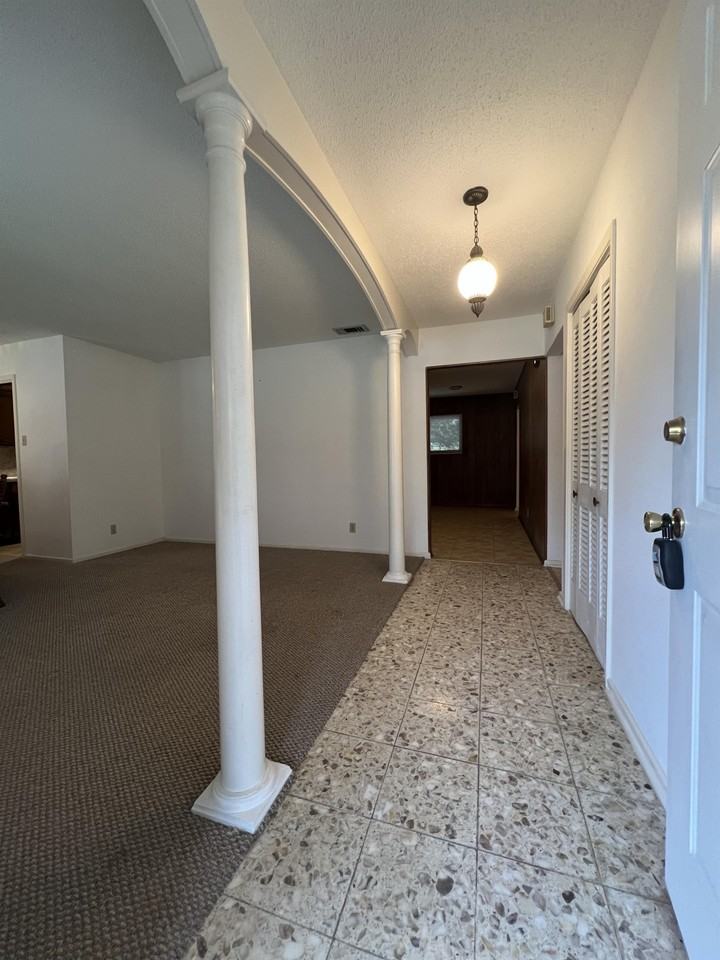 1735 Donaldson Ave #1 - Photo 4 of 30