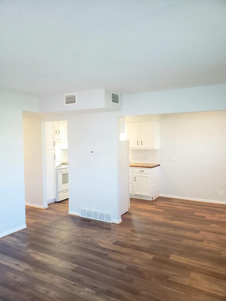 1011 Columbus St #1 - Photo 2 of 12