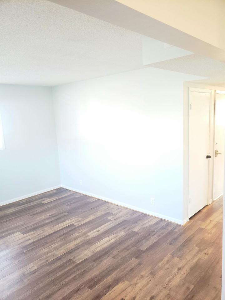 1011 Columbus St #1 - Photo 5 of 12