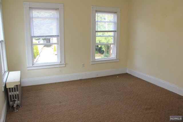 80 Terrace Ave - Photo 2 of 7