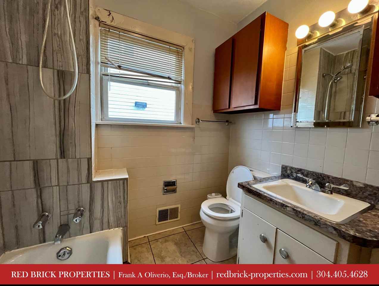 912 Gaston Ave #1 - Photo 5 of 25