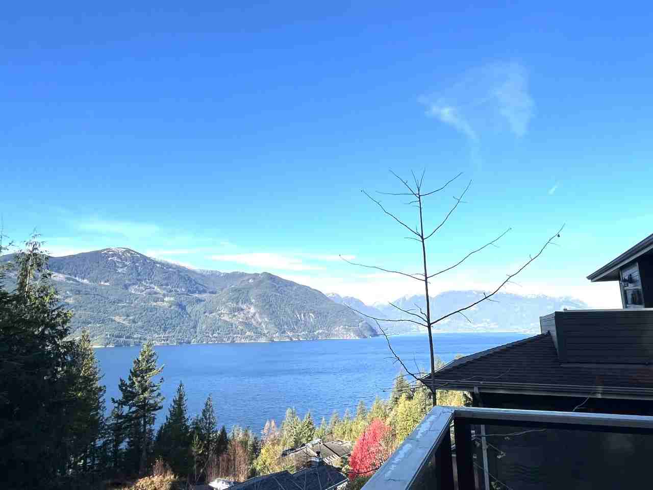 18 Salal Crt #1 - Photo 2 of 27