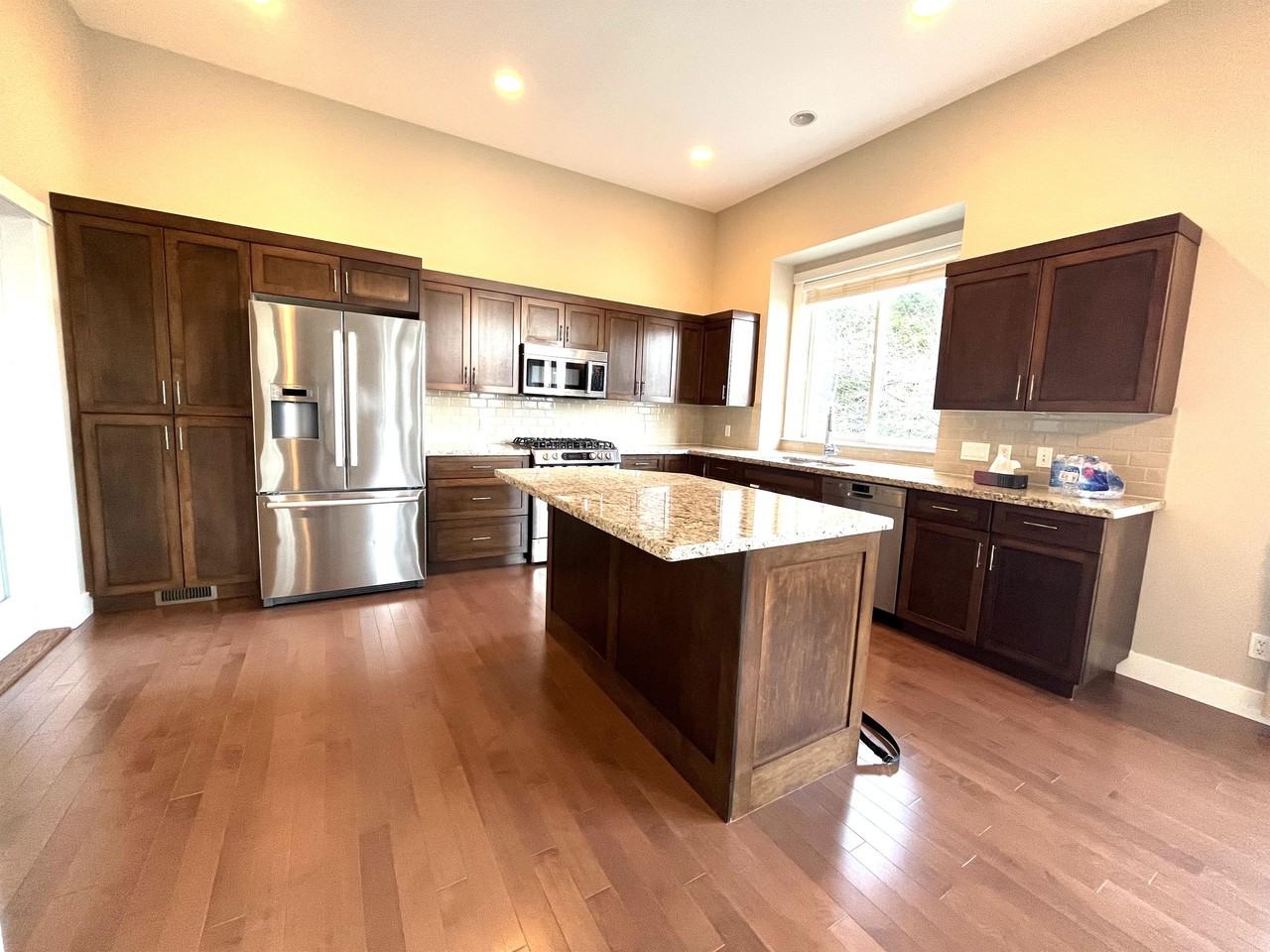 18 Salal Crt #1 - Photo 3 of 27