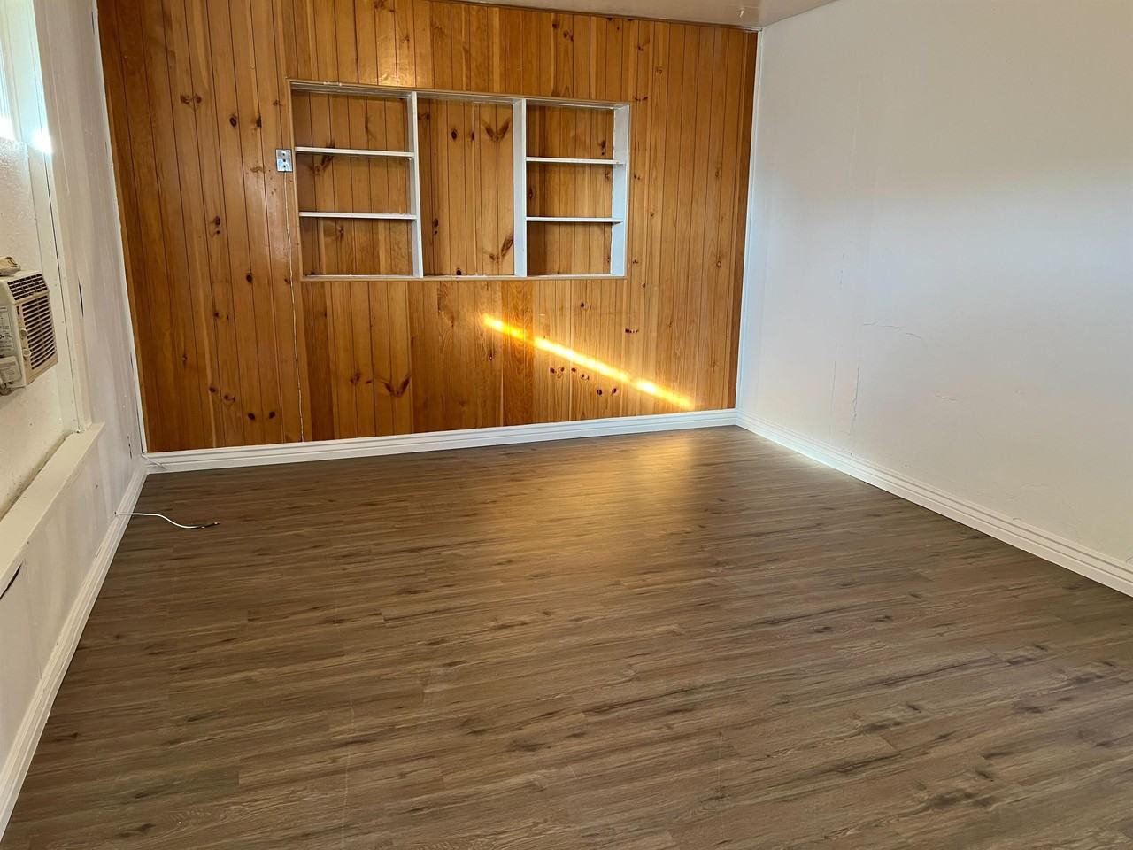 709 E Street - 1 #1 - Photo 2 of 4