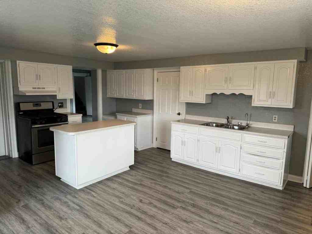 13105 Parent Rd - Photo 3 of 14