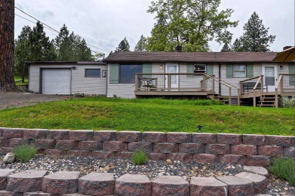 1016 S Garry Rd - Photo 2 of 10