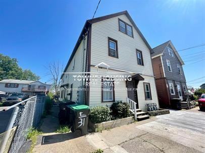 31 Riverdale Ave - Photo 3 of 20