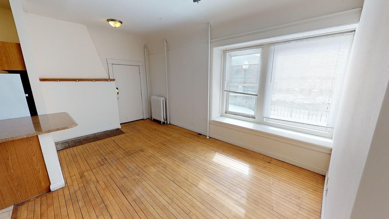 250 Langdon St - Photo 7 of 41