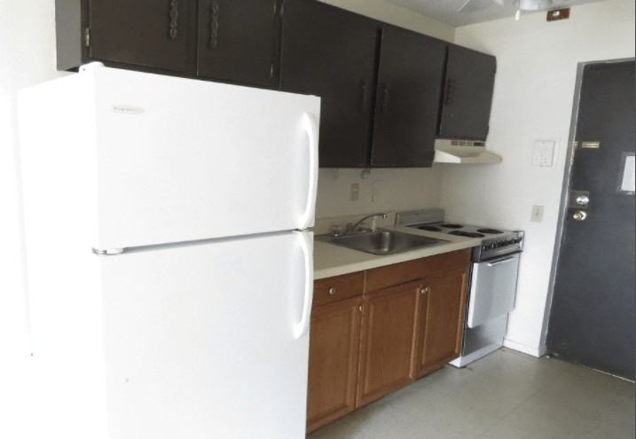 427 W Main St - Photo 5 of 50