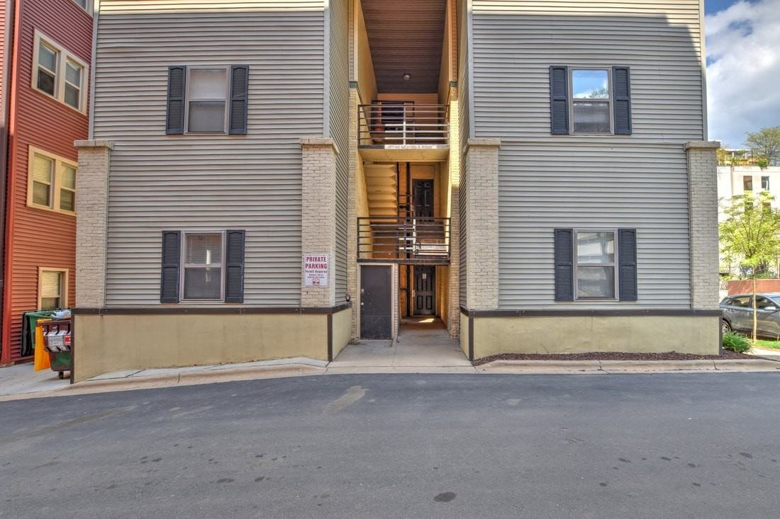 202 N Pinckney St - Photo 6 of 50