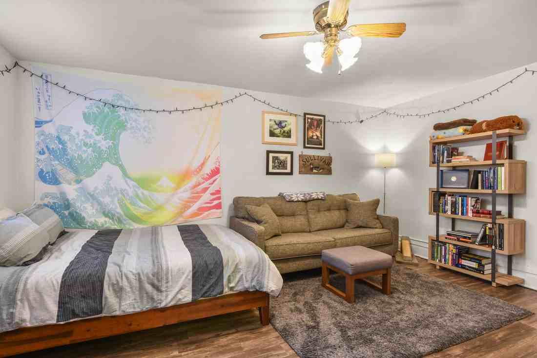 204 N Pinckney St - Photo 4 of 50