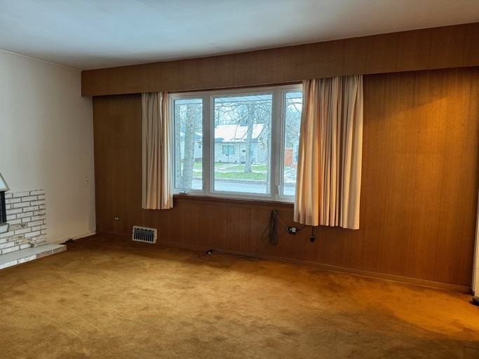 940 Lorette Ave - Photo 3 of 10