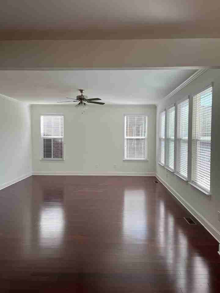 310 Tippecanoe Dr - Photo 3 of 37