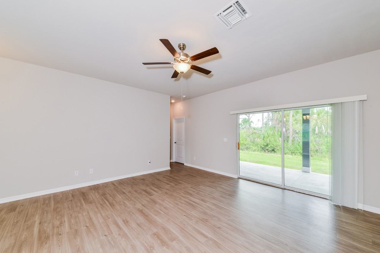 6107 Meigs Ln - Photo 3 of 14